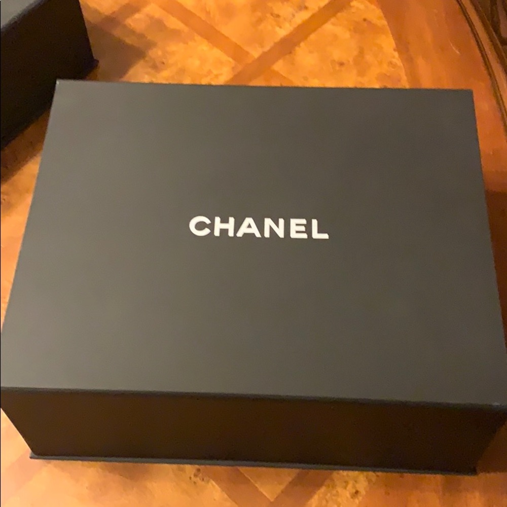 Chanel magnetic box